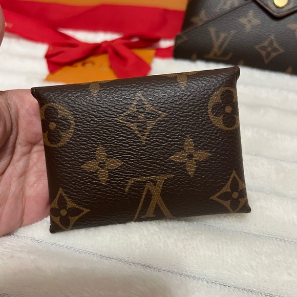 ✨SOLD✨ Louis Vuitton card case - Picture 7 of 8